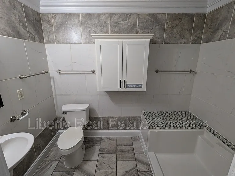 599 Olive St — Photo 5