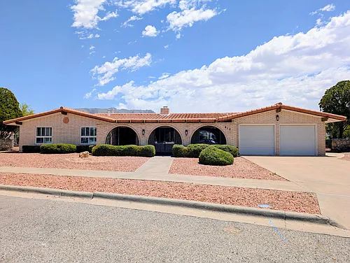 612 Somerset Dr Photo 1