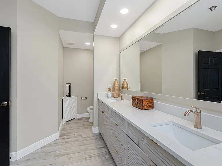 3313 Sunset Key Cir #701 — Photo 52