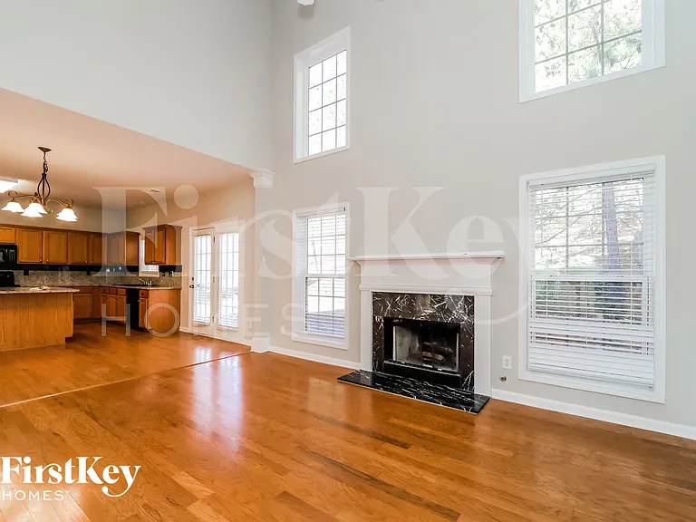 5811 Buckner Creek Dr — Photo 3