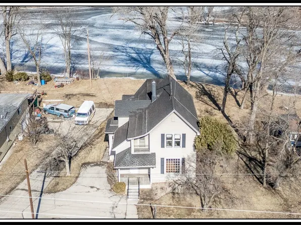 211 E Wolf River Ave, New London, WI 54961