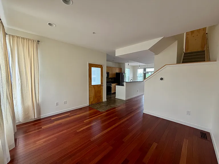 1348 Yellow Pine Ave — Photo 4