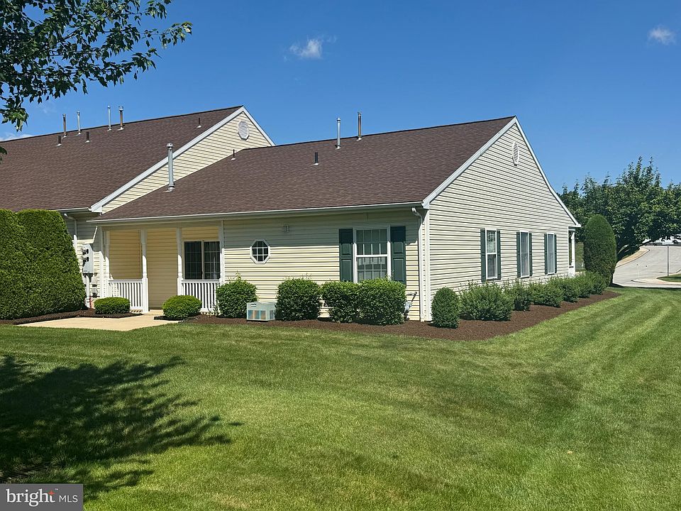 2nd image of 3041 Lakefield Rd #3041