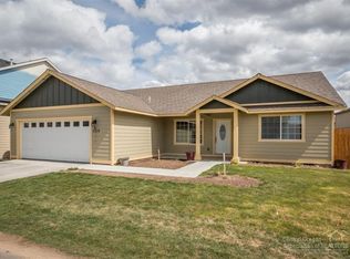 2224 NE 6th St, Redmond, OR 97756