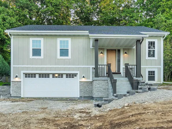 624 South Kettle Moraine DRIVE, Slinger, WI 53086