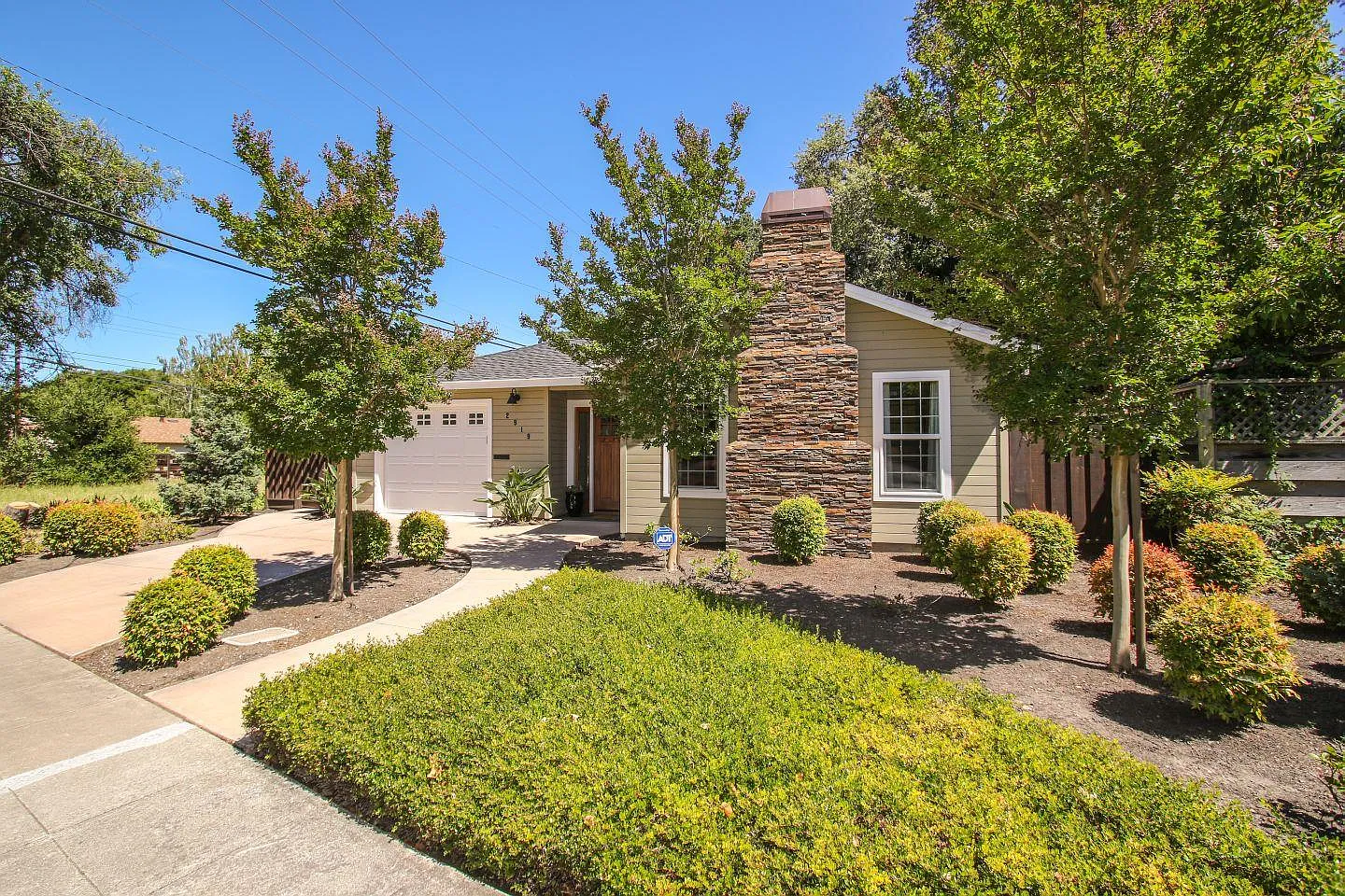 2919 Carson St photo 1