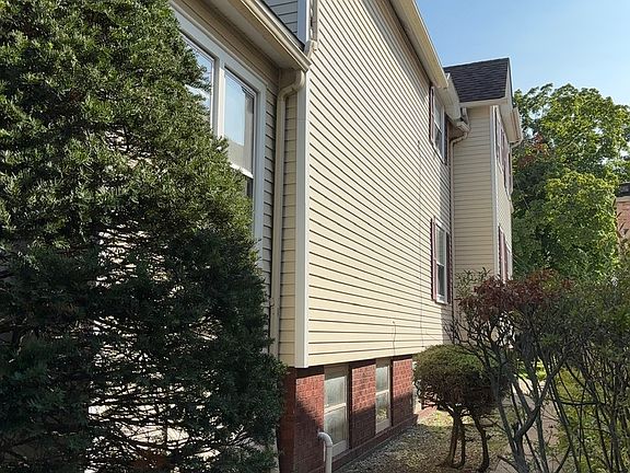 3rd image of 6208 N Avondale Ave