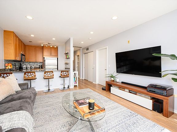 4th image of 125 N Euclid Ave APT 404