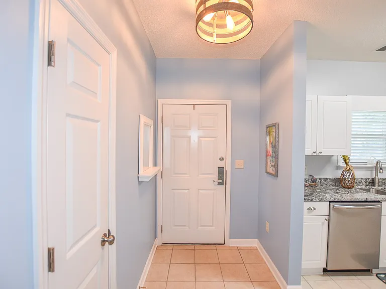 5825 Catalina Dr #723 — Photo 19