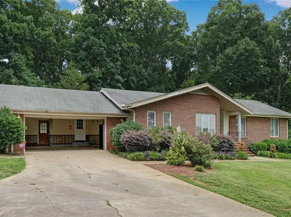 231 Chickasaw Dr, Reidsville, NC 27320
