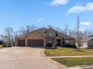 1308 N Dewey St, Auburn, IN 46706