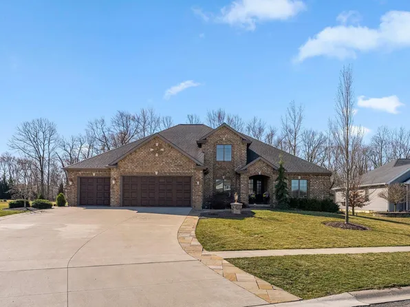 1308 N Dewey St, Auburn, IN 46706