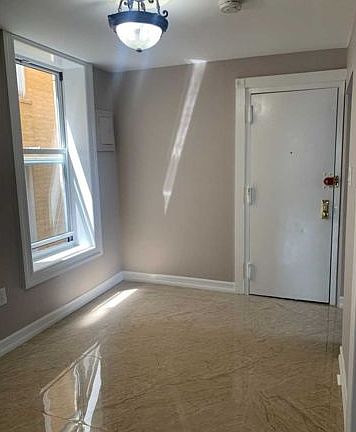 5th image of 75-59 Metropolitan Ave