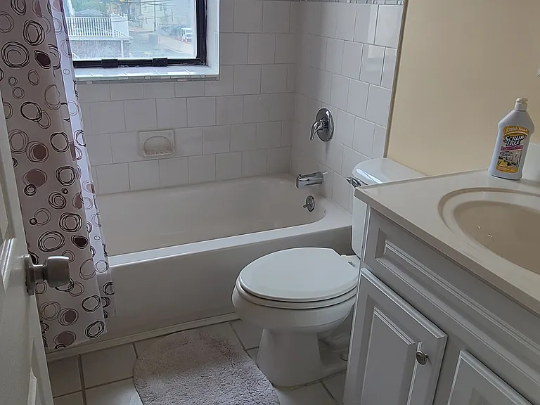 19 S Windsor Ave #B4 — Photo 4