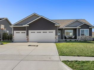 912 NW Seasons Dr, Ankeny, IA 50023