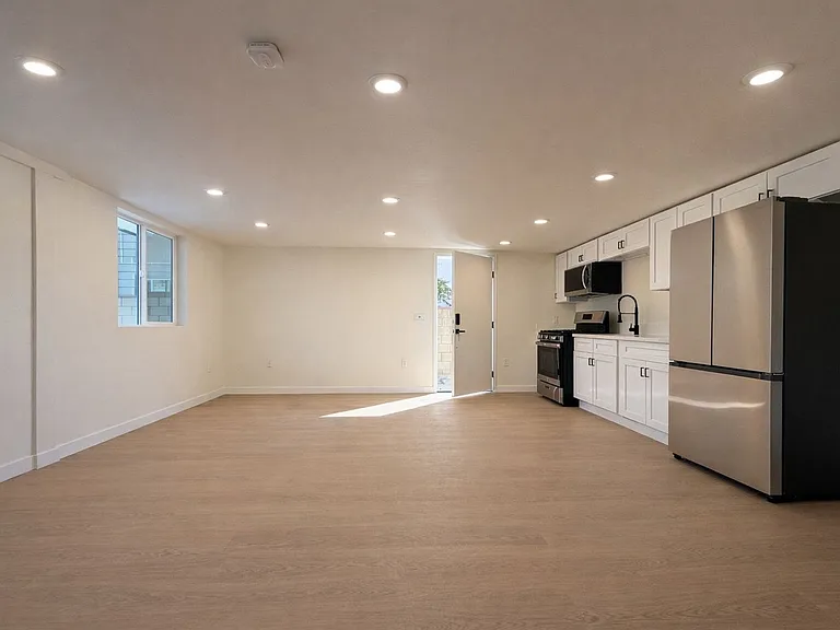 6079 La Prada St #104 — Photo 3