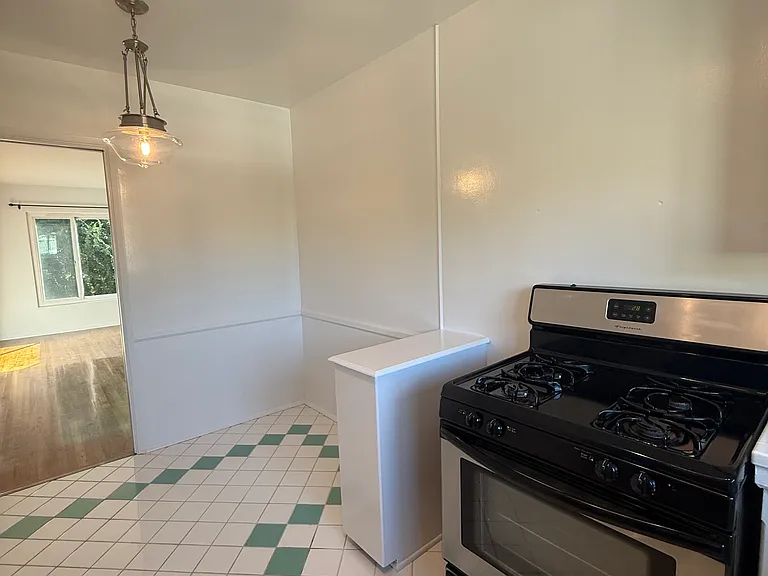 2640 Saint George St #11 — Photo 15