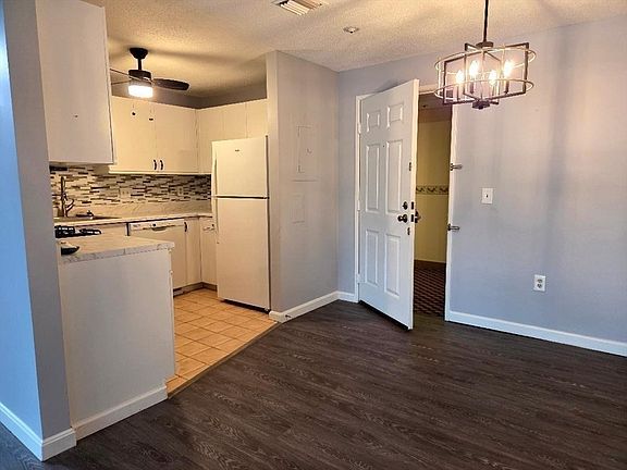 5th image of 4234 N Main St APT 606