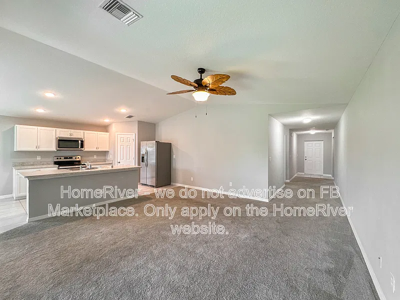 4 bed, 2.0 bath, 1810 sqft, $1,995 — Photo 4