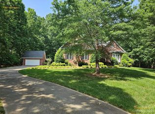 303 Weddington Rd, Matthews, NC 28104