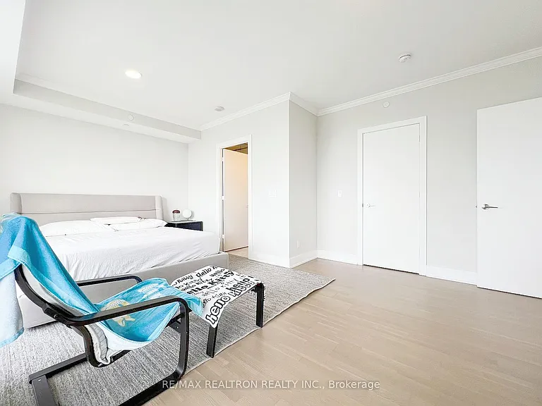 200 Bloor St W #2801 — Photo 18