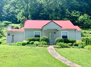 1790 Little Prater Rd, Grundy, VA 24614