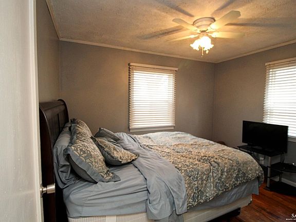 5th image of 116 E Republic Ave