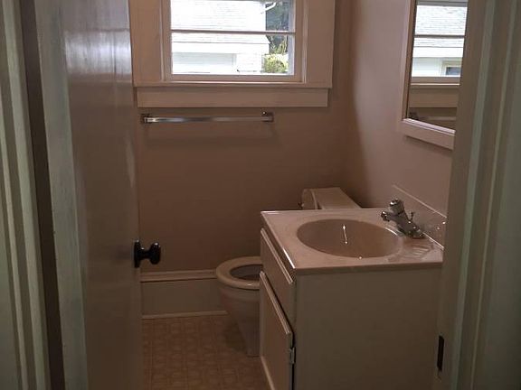 5th image of 710 Yarborough St