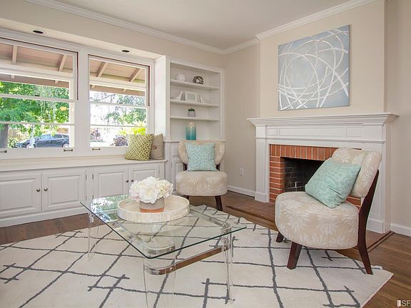4th image of 108 Dunsmuir Way