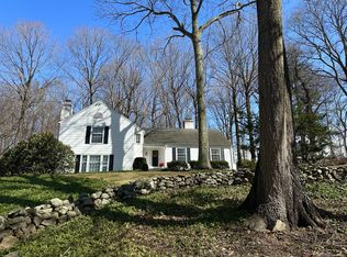 277 Indian Rock Rd, New Canaan, CT 06840