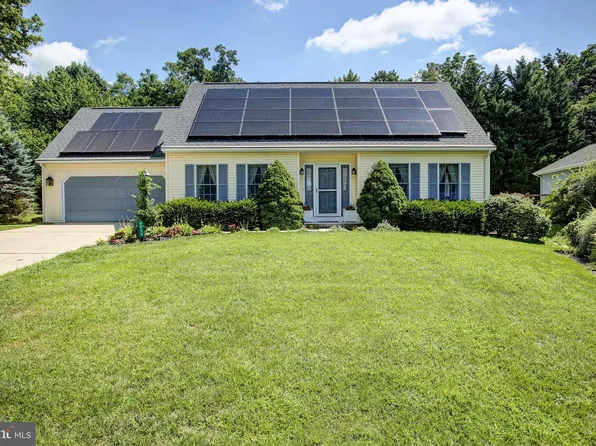 6819 Fairway Dr E, Fayetteville, PA 17222