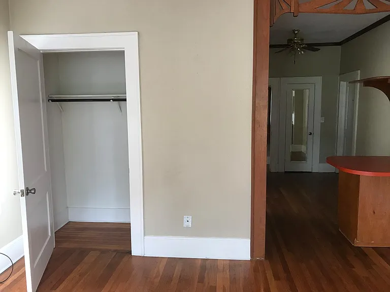249 Kings Hwy — Photo 7