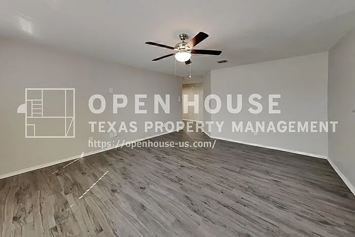 4 bed, 2.0 bath, 1724 sqft, $2,190 — Photo 3