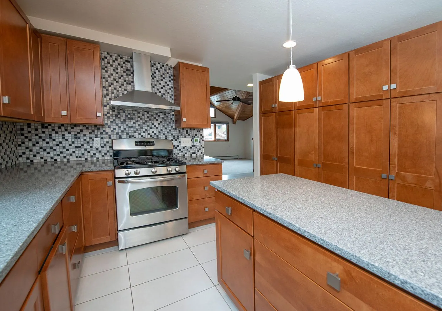 DeLong Lake Condo — Photo 4