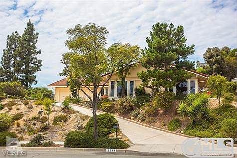 Kevington, single story home is situated on an 11,761 SF (per Assessor) View Lot.  Vistas overlooking the Conejo Valley and mountains beyond.
