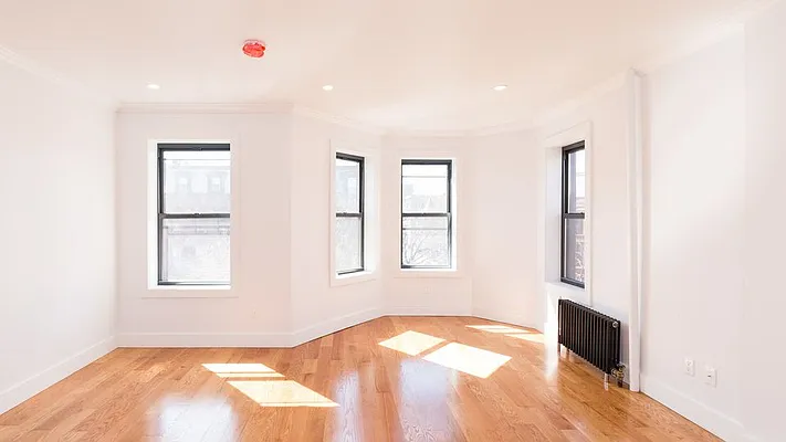Rented by Nooklyn NYC LLC | media 37