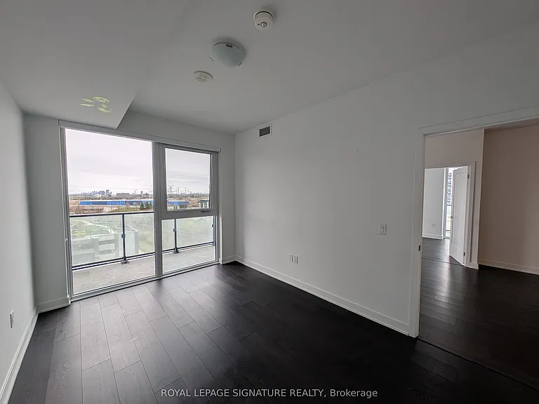 95 Oneida Cres #710 — Photo 11