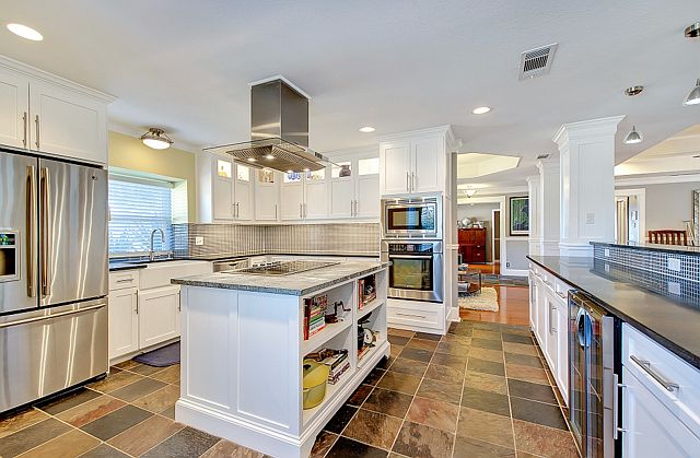 1st image of 1207 Whispering Ln