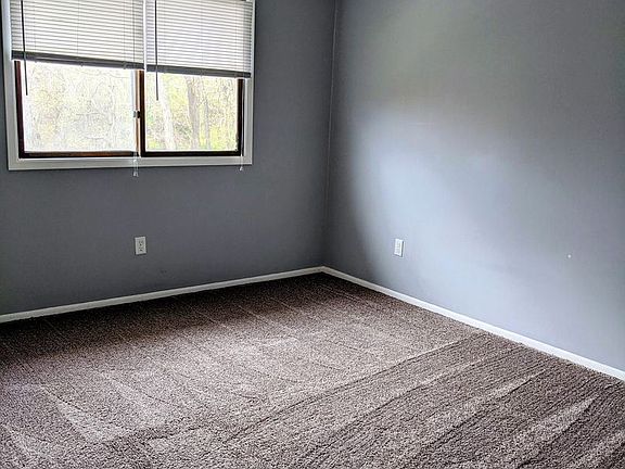 3rd image of 3117 Schuetzen Ln APT 3