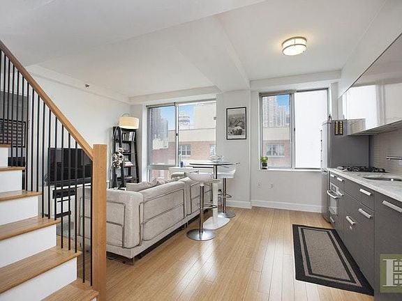 2nd image of 505 W 47th St #Penthouse 1