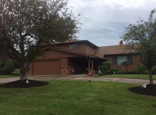 25221 Bridgeton Dr, Beachwood, OH