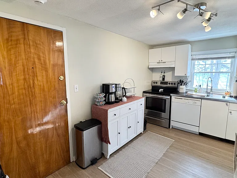 33 Mullin Ave #2 — Photo 10