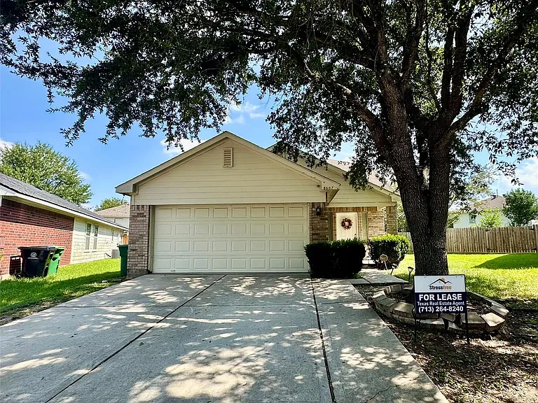 8607 Heather Bluff Ct — Photo 1