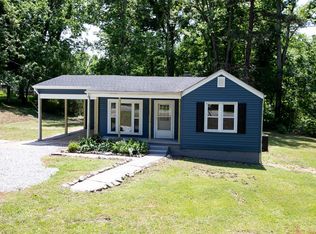 917 2nd St, Blackstone, VA 23824