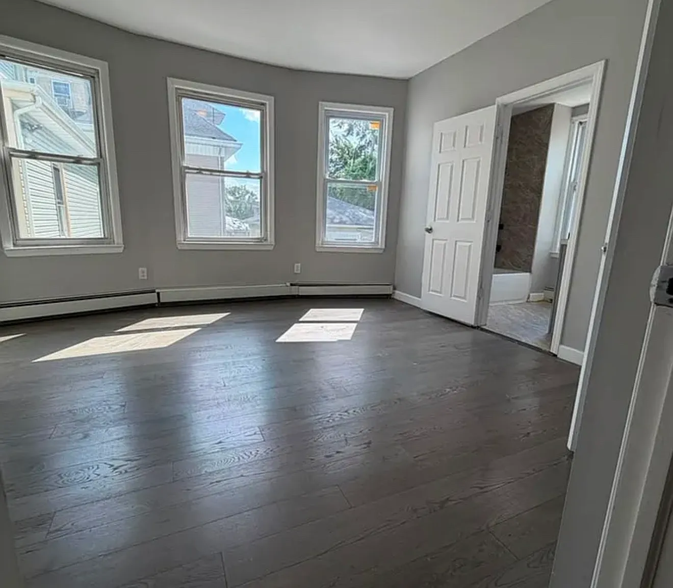 4 bed, 2200 sqft, $3,000 — Photo 3