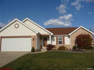 155 Royallmanor Ln, O'Fallon, MO 63368