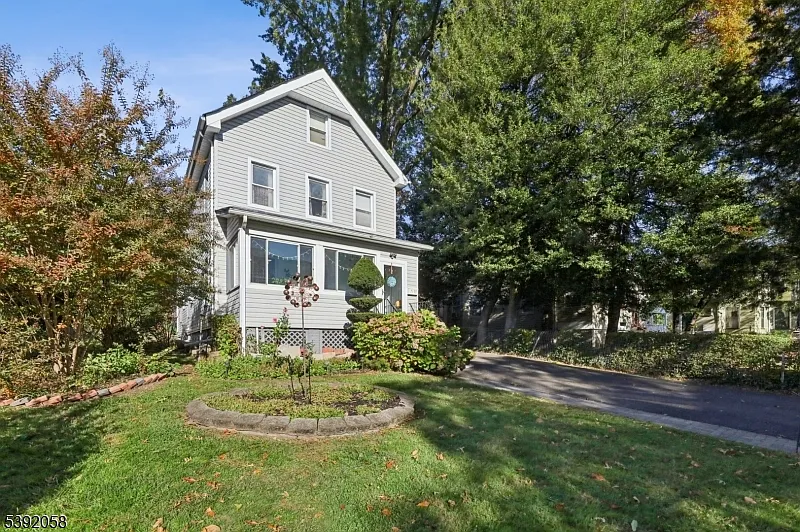 Building Photo - 74 Forest St #1