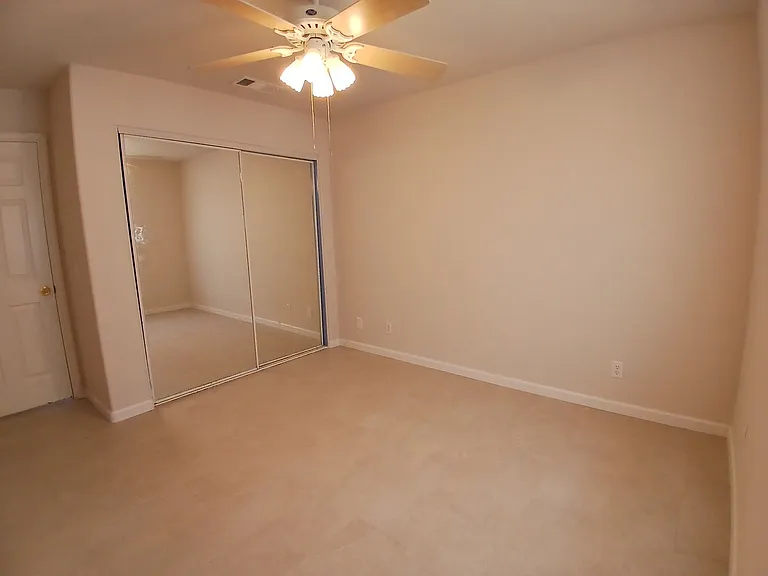 2377 Sand Knoll Ave — Photo 9
