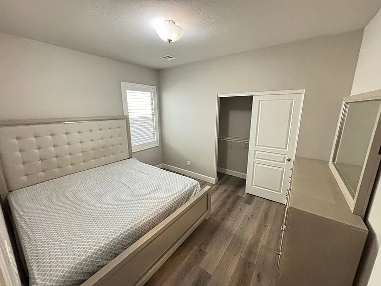 11194 Formosa Springs Ct — Photo 19