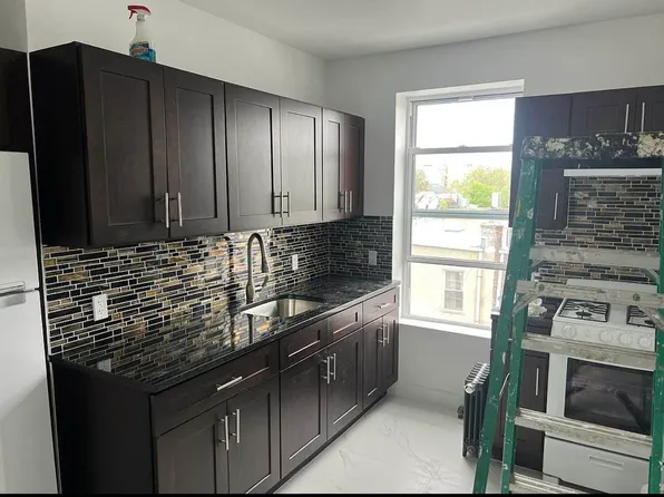 28-50 37th Street image 1 of 5